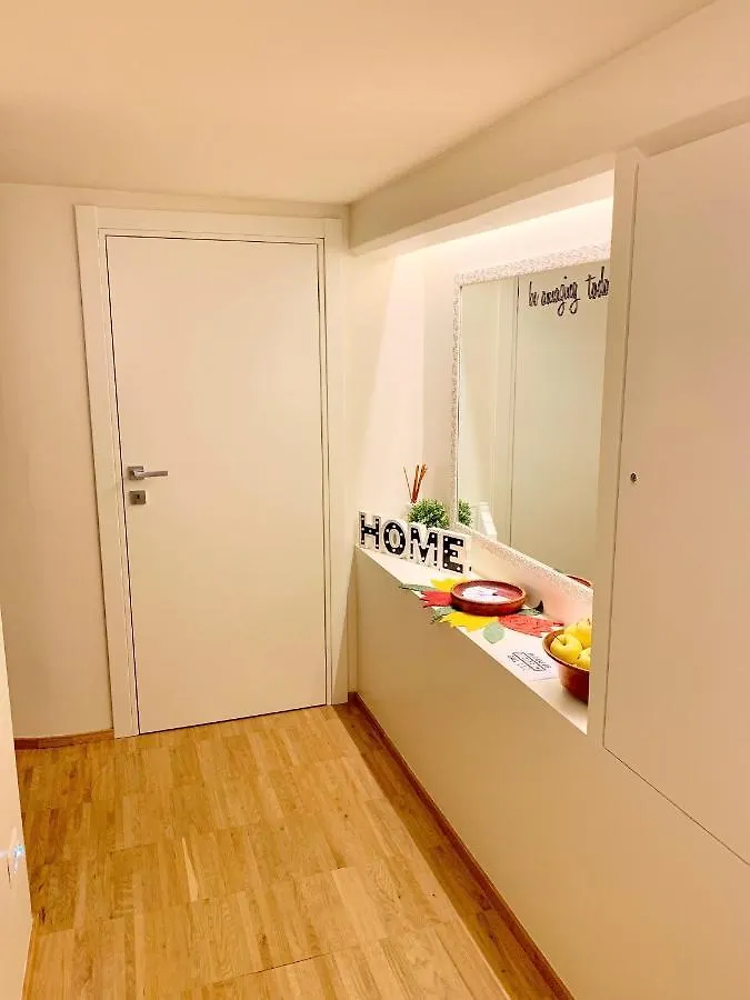 Appartamento LA CASA COLORATA - Flats in Milan - Bocconi 0*,