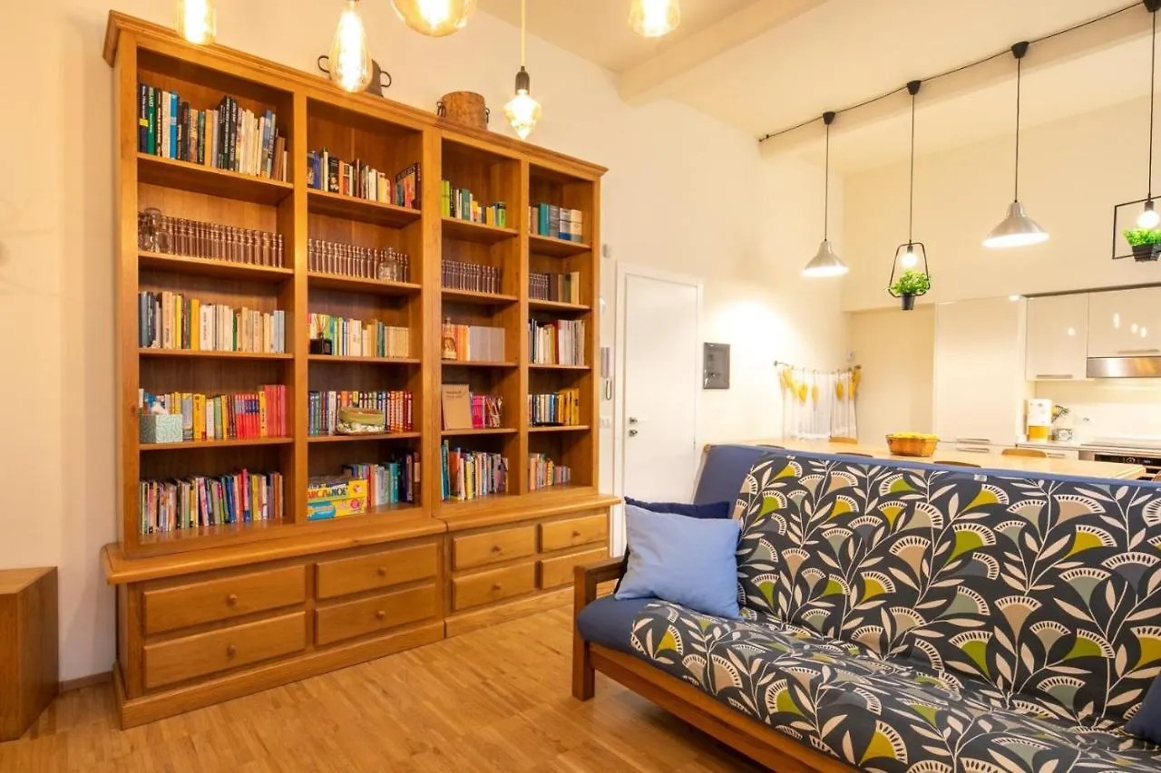 Appartamento LA CASA COLORATA - Flats in Milan - Bocconi 0*,