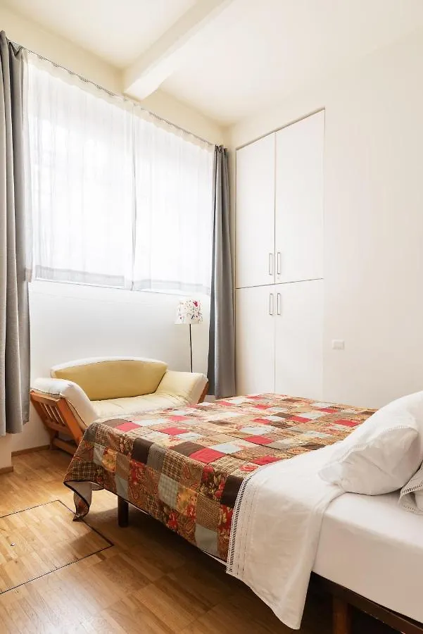 Appartamento LA CASA COLORATA - Flats in Milan - Bocconi