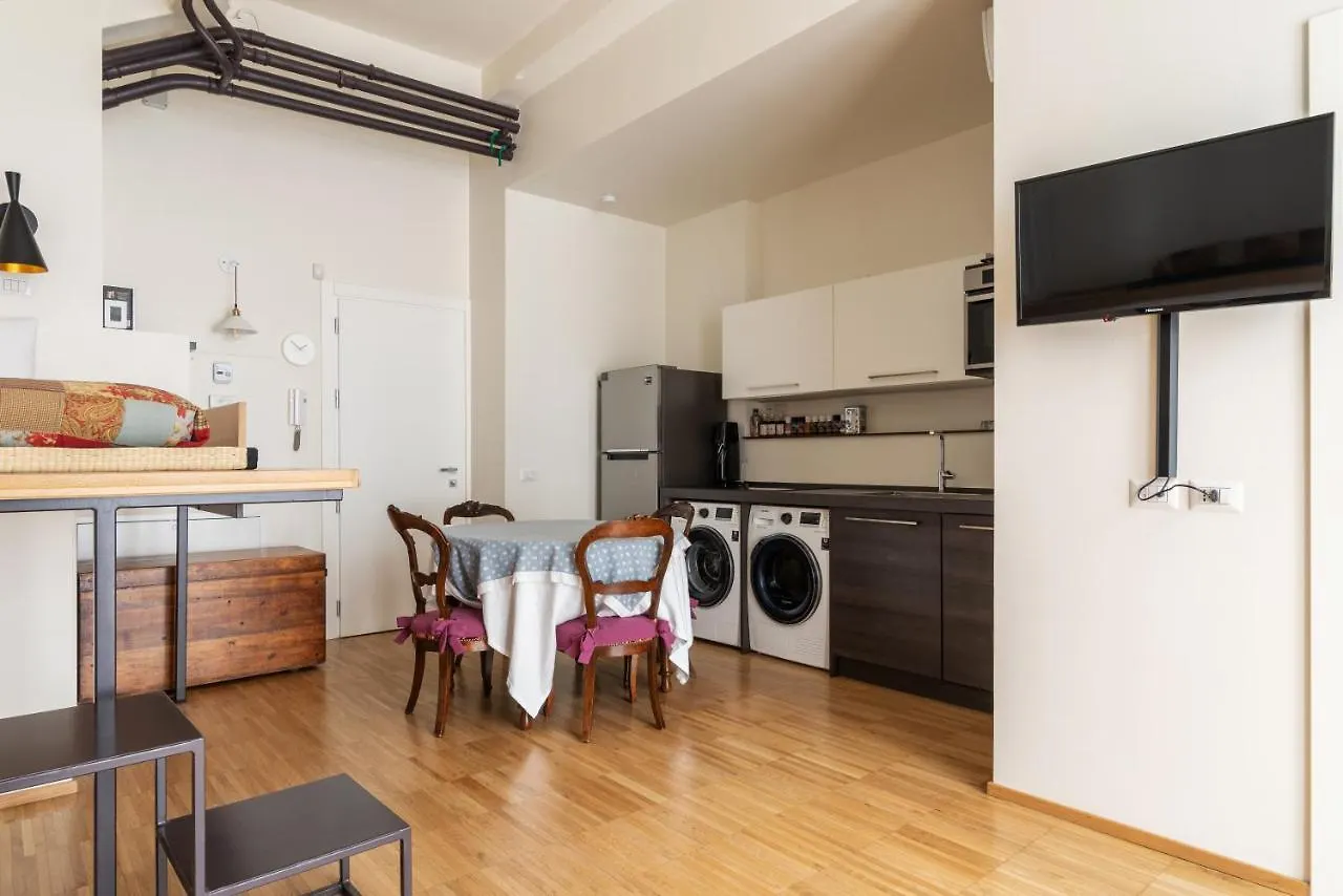 Appartamento LA CASA COLORATA - Flats in Milan - Bocconi