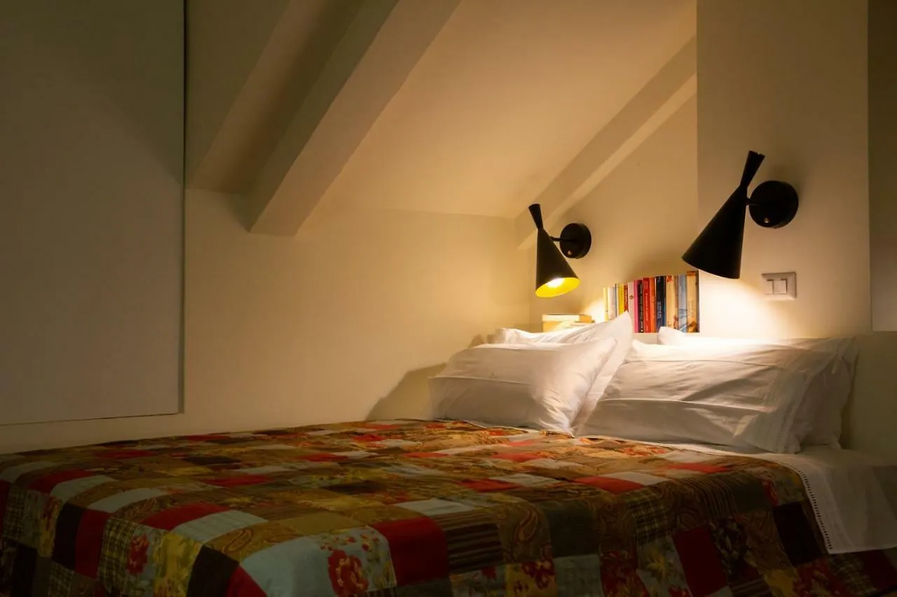 La Casa Colorata - Flats In Milan - Bocconi Apartment 0*,  Italy