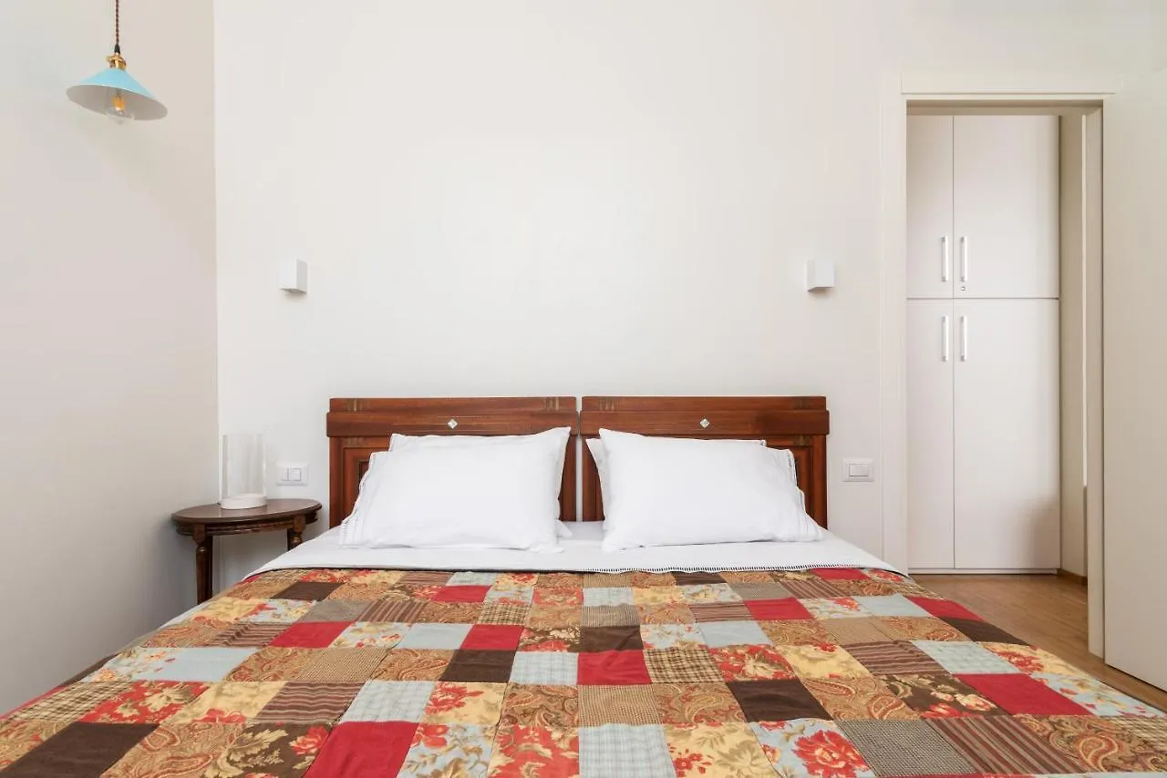 La Casa Colorata - Flats In Milan - Bocconi Apartment 0*,
